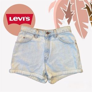 VINTAGE LEVIS HIGH RISE DENIM SHORTS HEMMED SIZE 26/27 WAIST